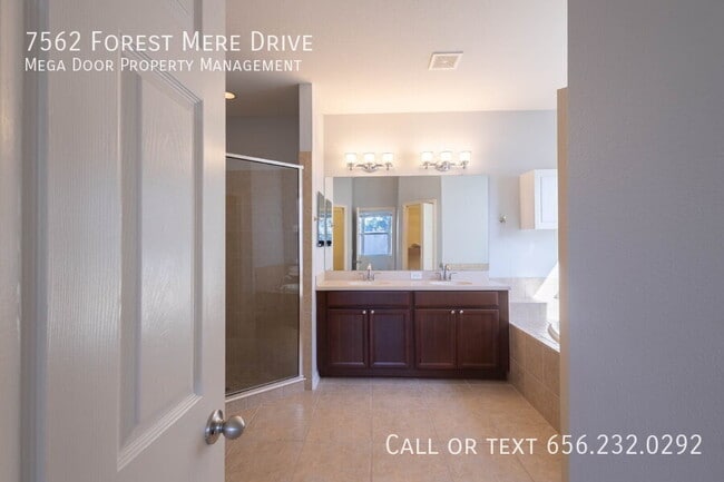 Building Photo - 7562 Forest Mere Dr