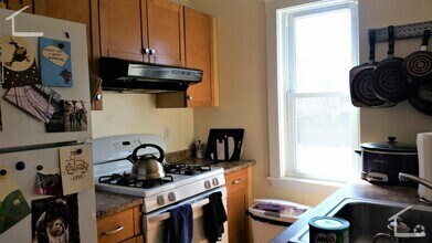 Building Photo - 6/1 Sunny, updated 3BR in Porter Sq!