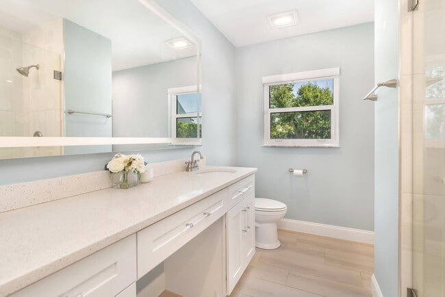 Building Photo - 215 Cortez Rd