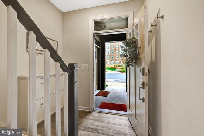 Building Photo - 45133 Kincora Dr