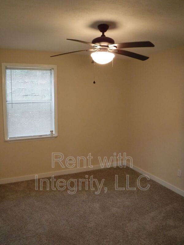 Building Photo - 2308 Sylvan Ct
