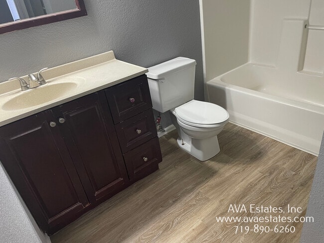 Building Photo - 731 E Laporte Dr