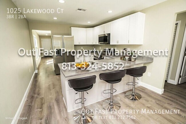 Building Photo - 1025 Lakewood Ct