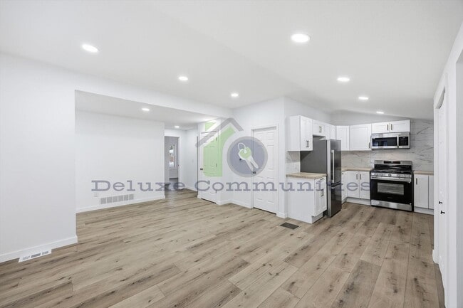 Building Photo - Stunning Fully Remodeled 3 Bed Home on a Huge Lot in Coopersville