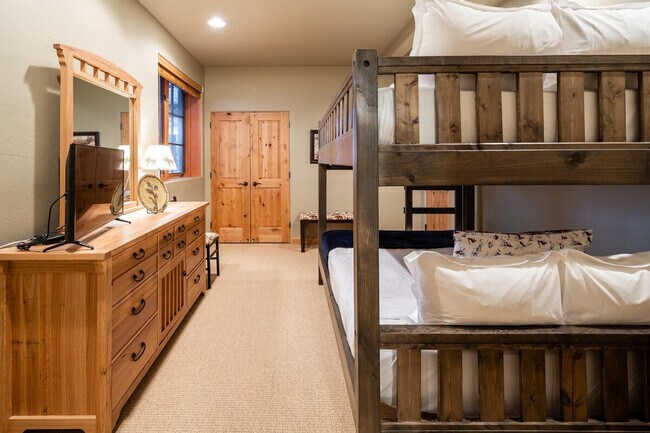 Building Photo - 4 Mountain Home Rd