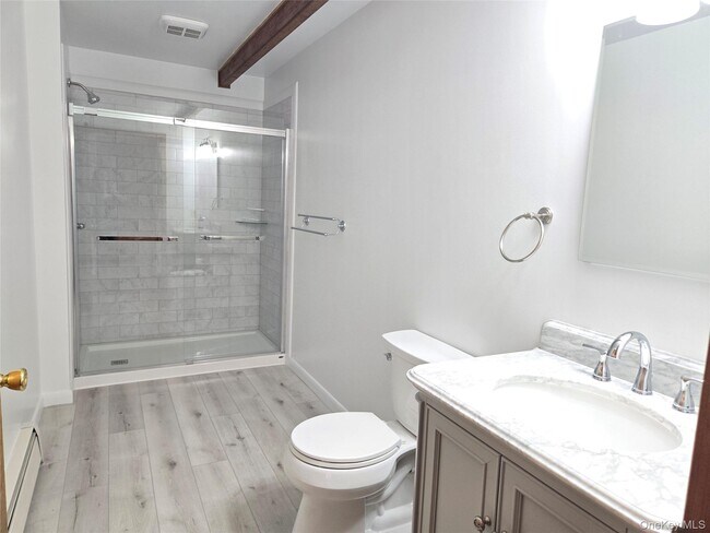 Building Photo - 36 Ten Broeck Ln