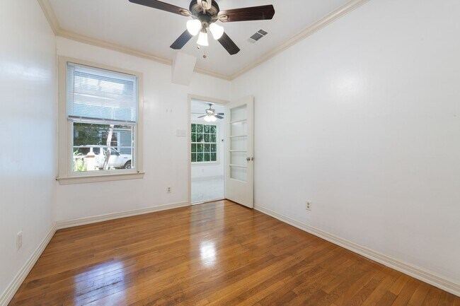 Building Photo - 3213 Hampton Rd