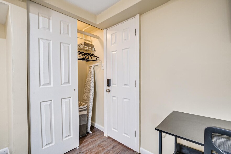 Building Photo - 46 Van Houten Ave