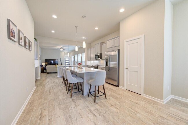 Building Photo - 6019 Bristlegrass Ln