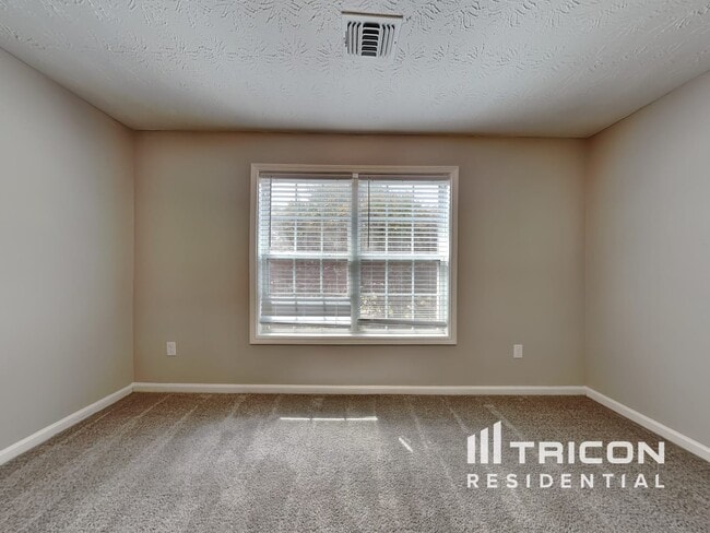 Building Photo - 1206 Oakland Dr