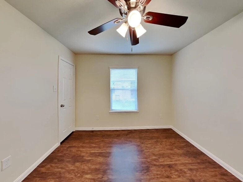 Building Photo - 12624 Mountain Daisy Rd
