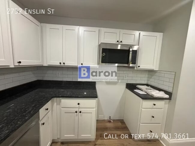 Building Photo - 2752 Enslin St