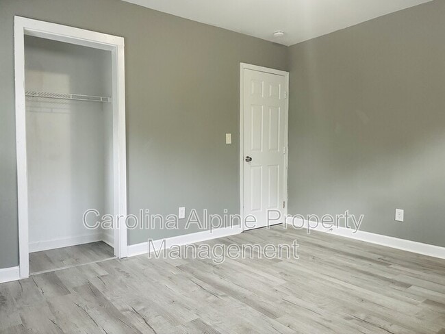 Building Photo - 1016 W Mauney Ave