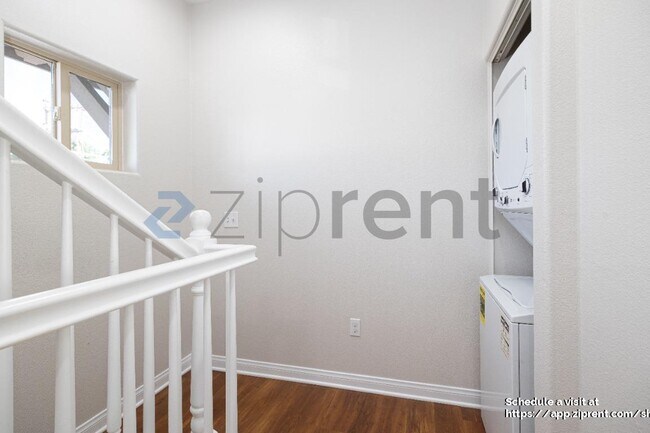 Building Photo - 490 Graves Ave