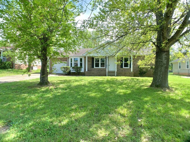 Building Photo - 236 Moncrest Dr