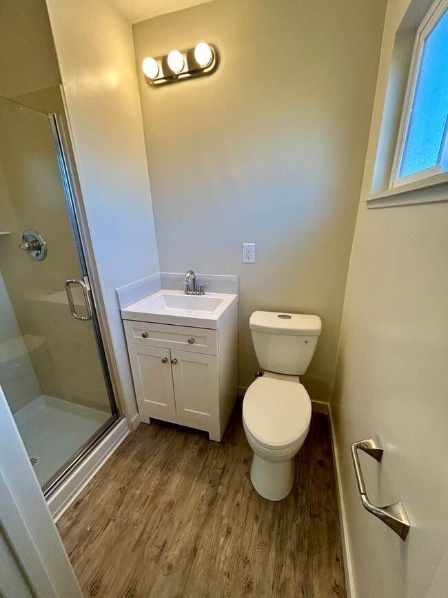 Building Photo - Completely Updated Irvington House!