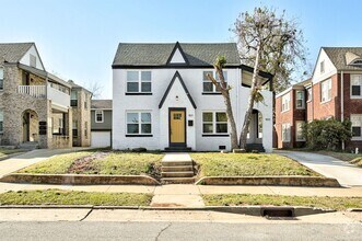 Building Photo - N Gatewood Ave Duplex