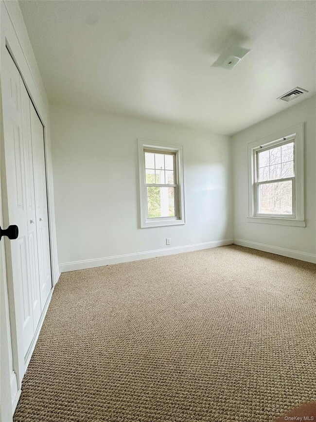 Building Photo - 37 Church St