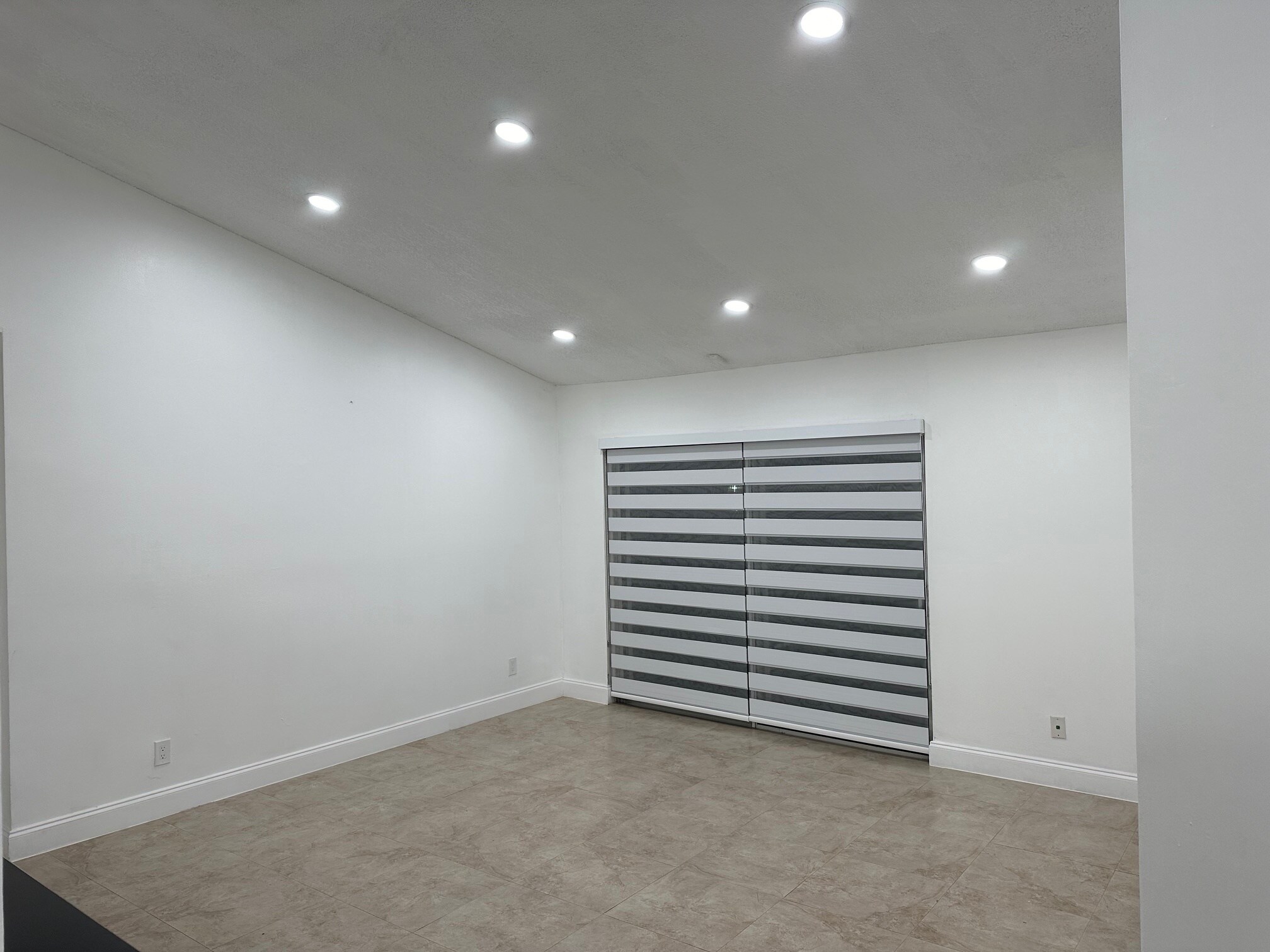 Building Photo - 10521 SW 158th Ct