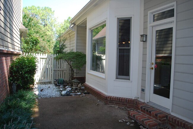 Building Photo - EXECUTIVE LIVING AT HARBOR TOWN