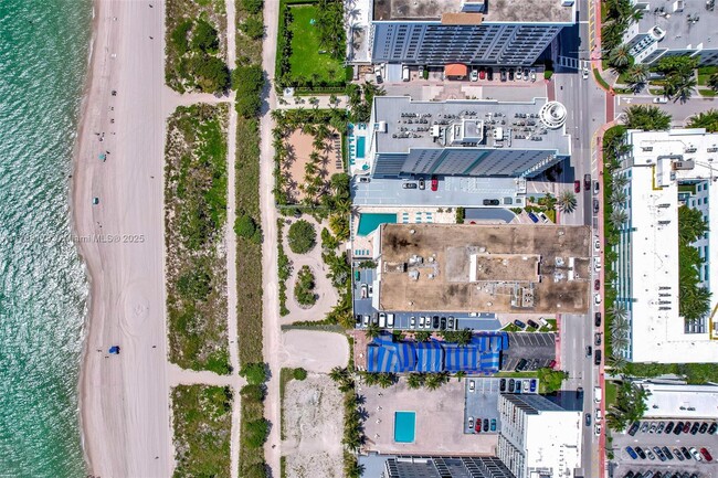 Building Photo - 9225 Collins Ave