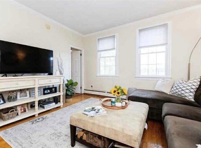 Building Photo - 34 Austin St