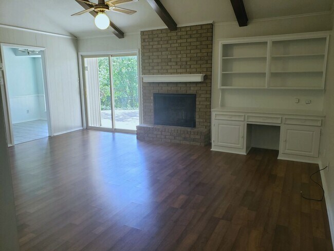 Building Photo - 3 Bedroom Steps from Rudman Trail & Souths...