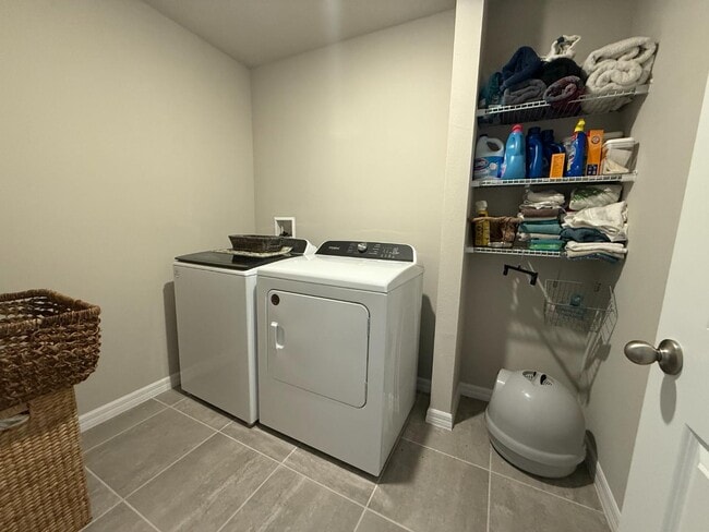 Building Photo - 3919 Radiant Mountain Dr