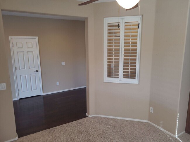 Building Photo - 4457 E Carob Dr