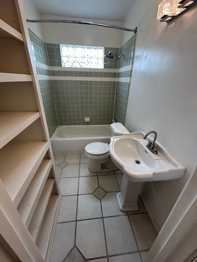 Building Photo - 1255 San Patricio Dr