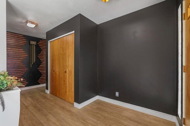 Building Photo - 216 Diana Dr