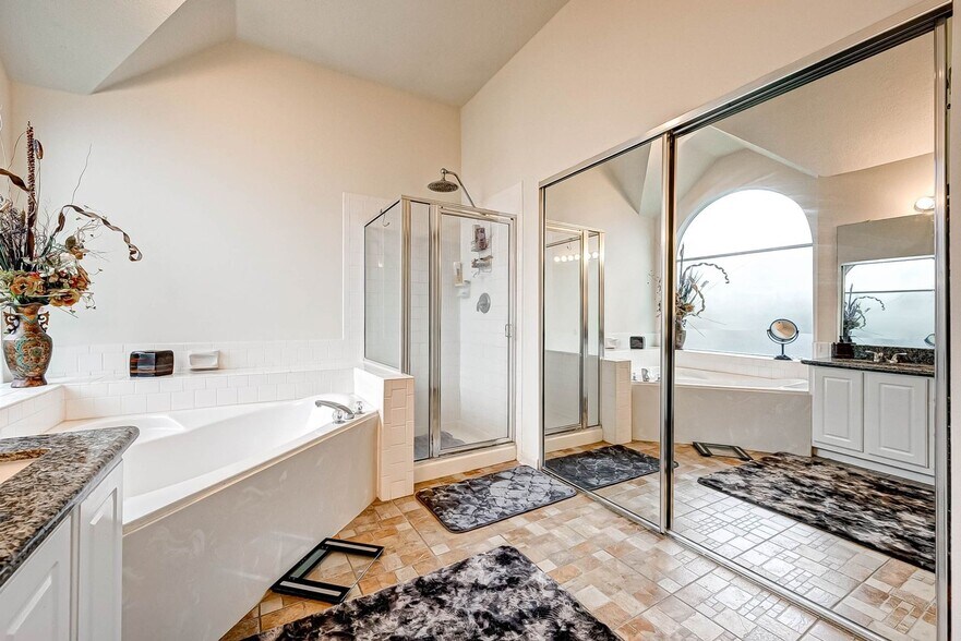 Building Photo - 1410 Greenway Village Dr