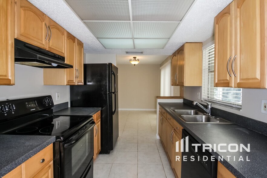 Building Photo - 3012 Lalani Blvd