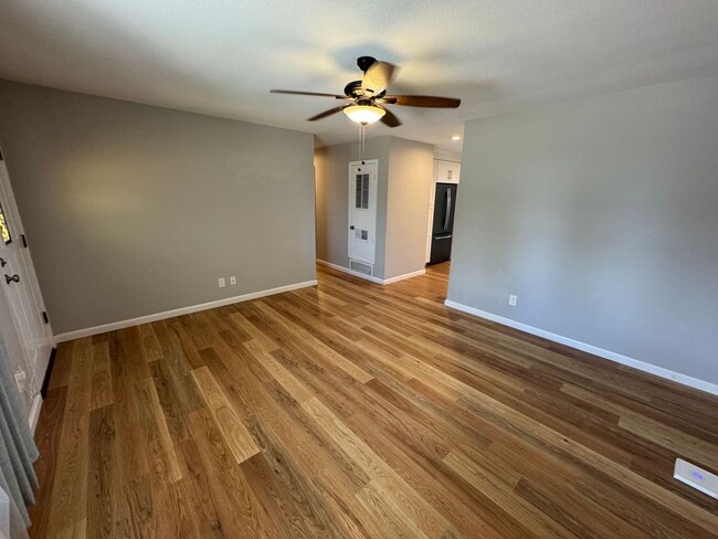 Building Photo - 1040 S Grand