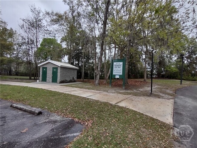 Building Photo - 27 Chapel Lake N