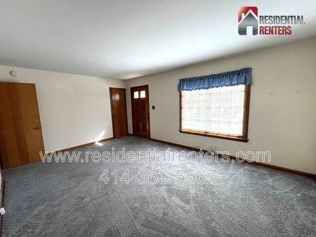 Building Photo - 515 N 65th St