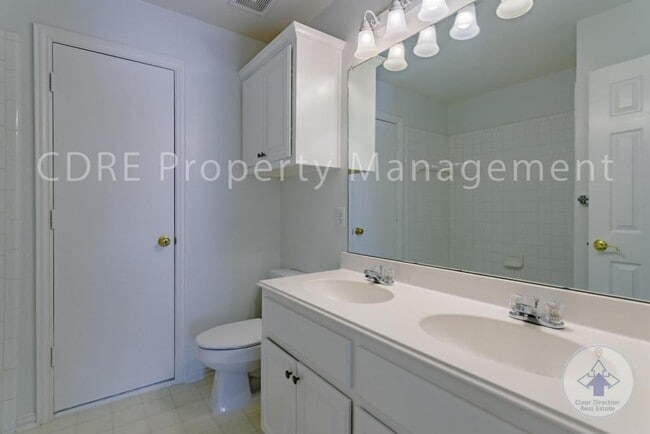 Building Photo - 1211 Limestone Creek Dr