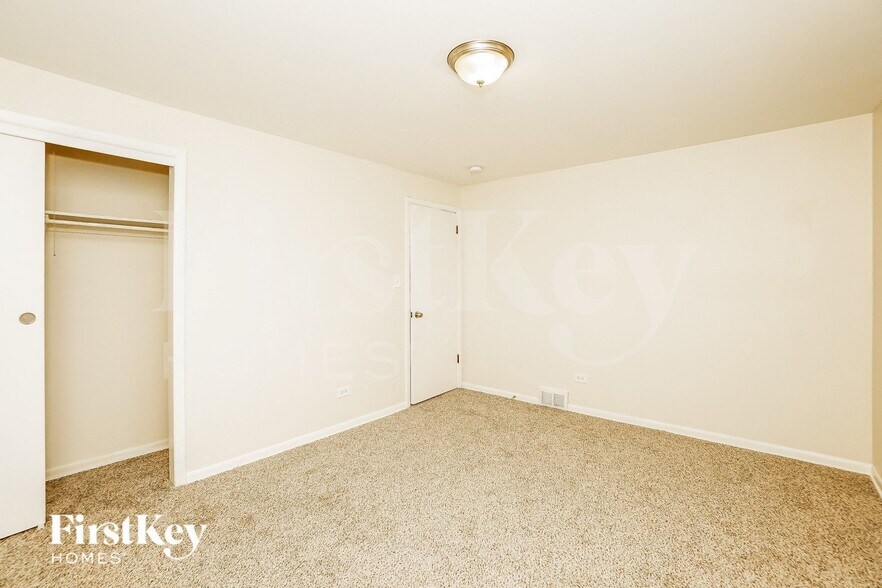 Building Photo - 671 Saginaw Ave