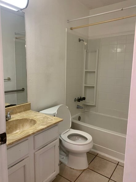 Bathroom 2 - 9811 Covered Wagon