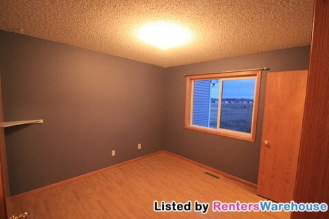 Building Photo - 109 19th Ave SE