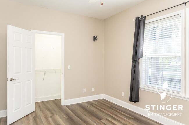 Building Photo - 28 Spearmint Cir