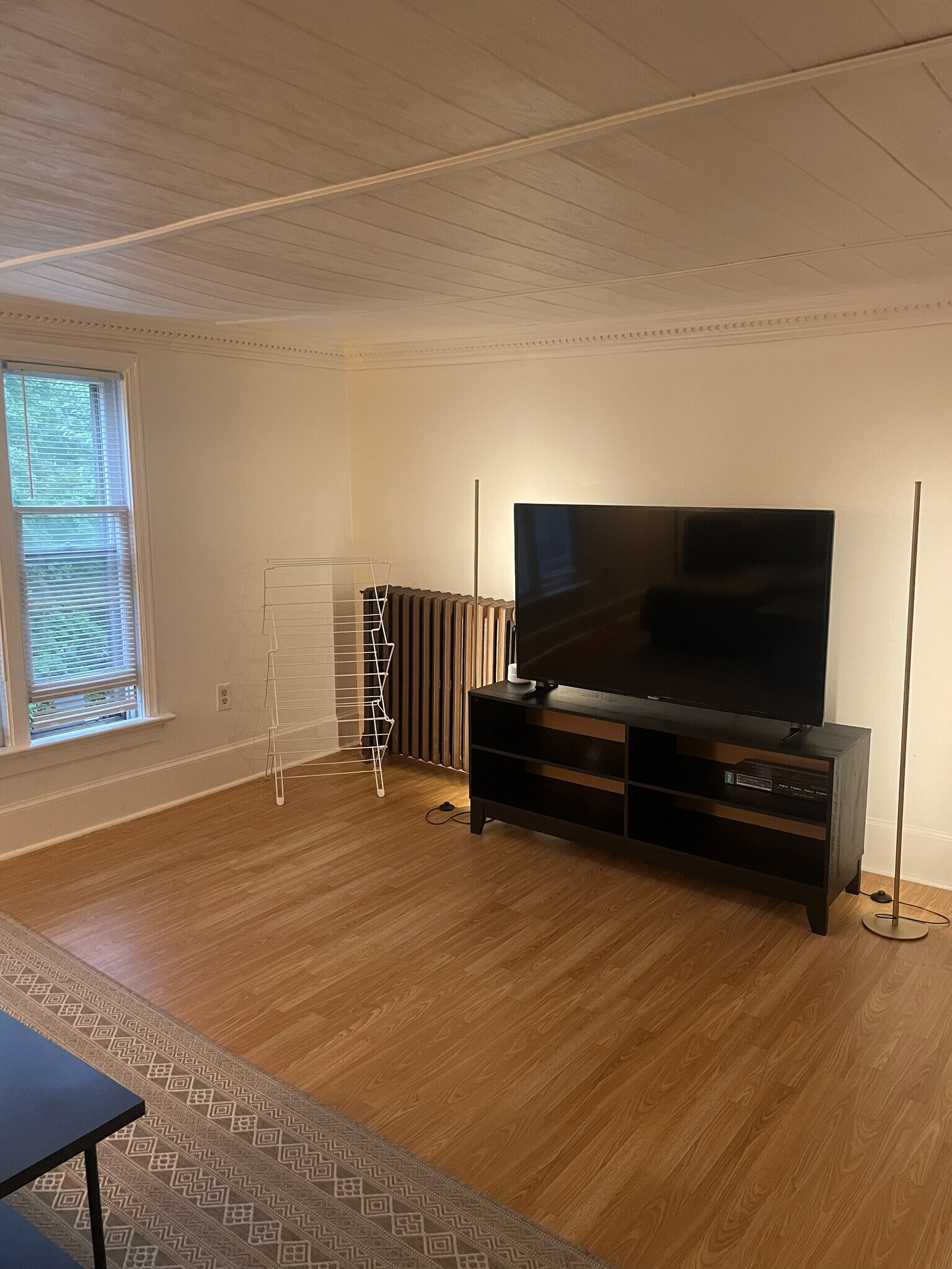 Building Photo - 826 N Aurora St