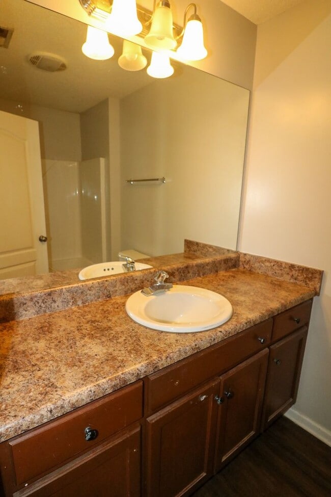 Building Photo - THIS IS A TRIPLEX GROUND FLOOR UNIT IN LINCOLN