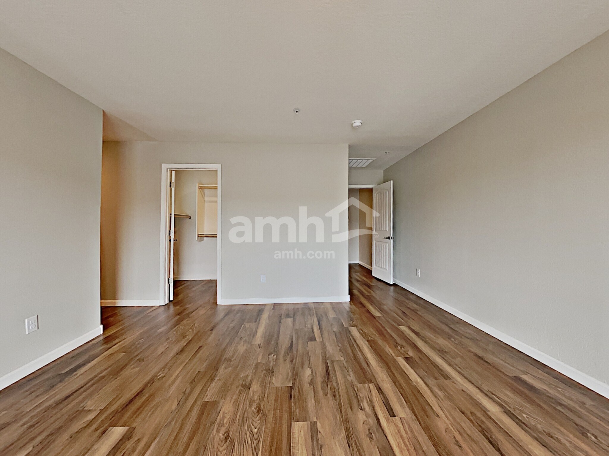Building Photo - 20747 W Maiden Ln