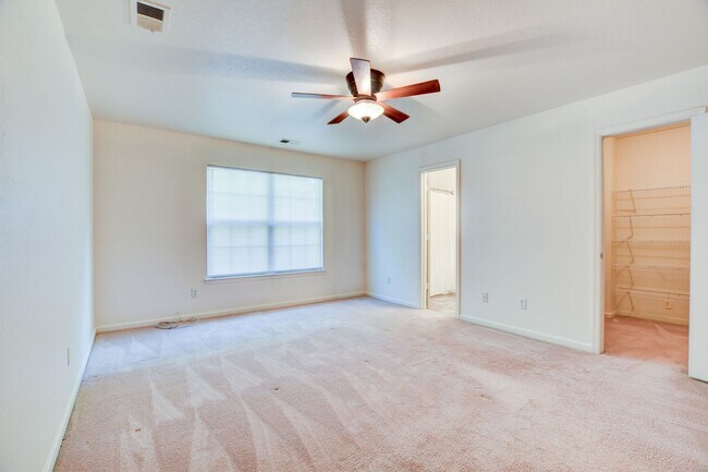 Building Photo - 320 Garcia Dr