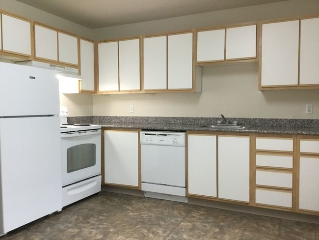 2 BEDROOM: KITCHEN - Evergreen Meadows