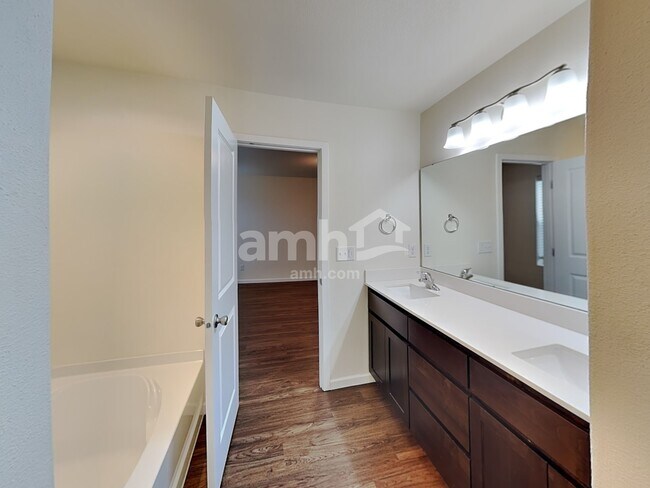 Building Photo - 1950 NW 23rd St