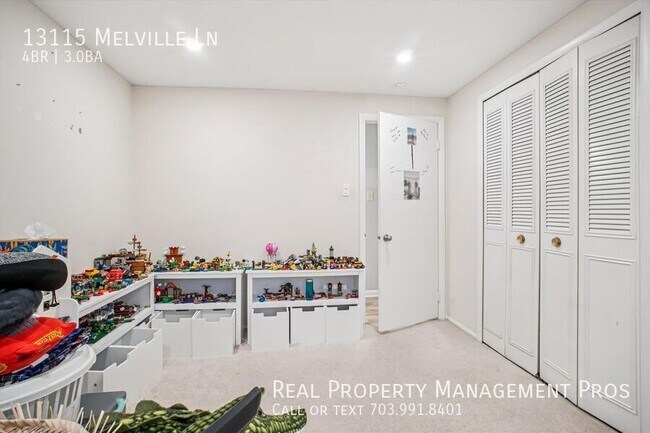 Building Photo - 13115 Melville Ln