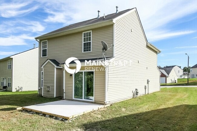 Building Photo - 3 Bedroom Pet-Friendly Home in Greensboro, NC with Main Street Renewal