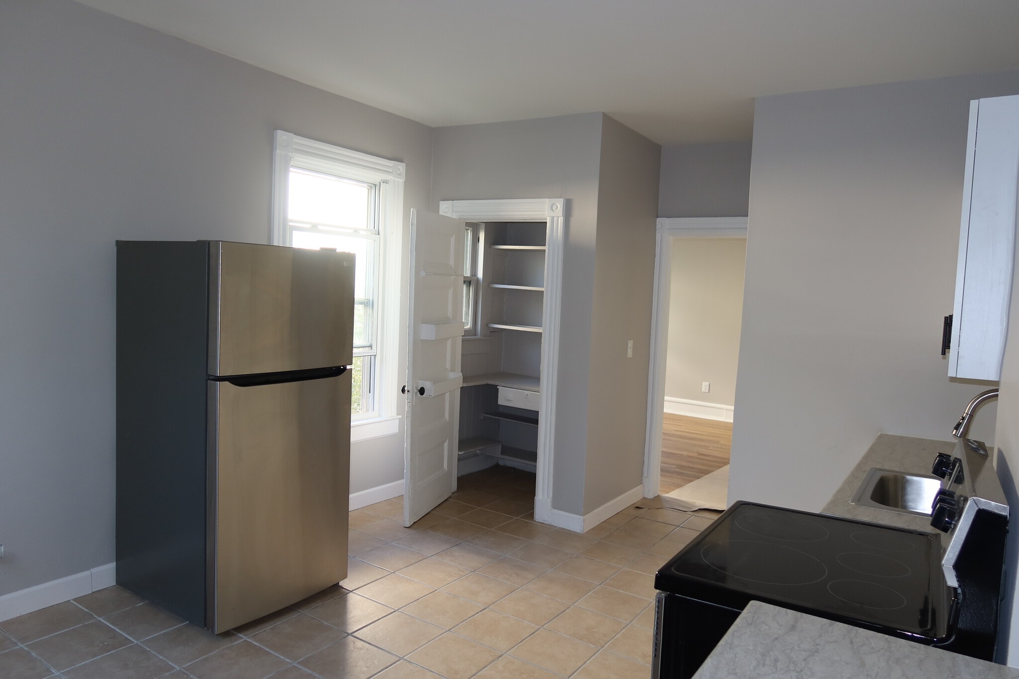 Unit 2 Kitchen - 16 Benton St